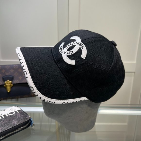 AUTHENTIC CHANEL Hats main image 4
